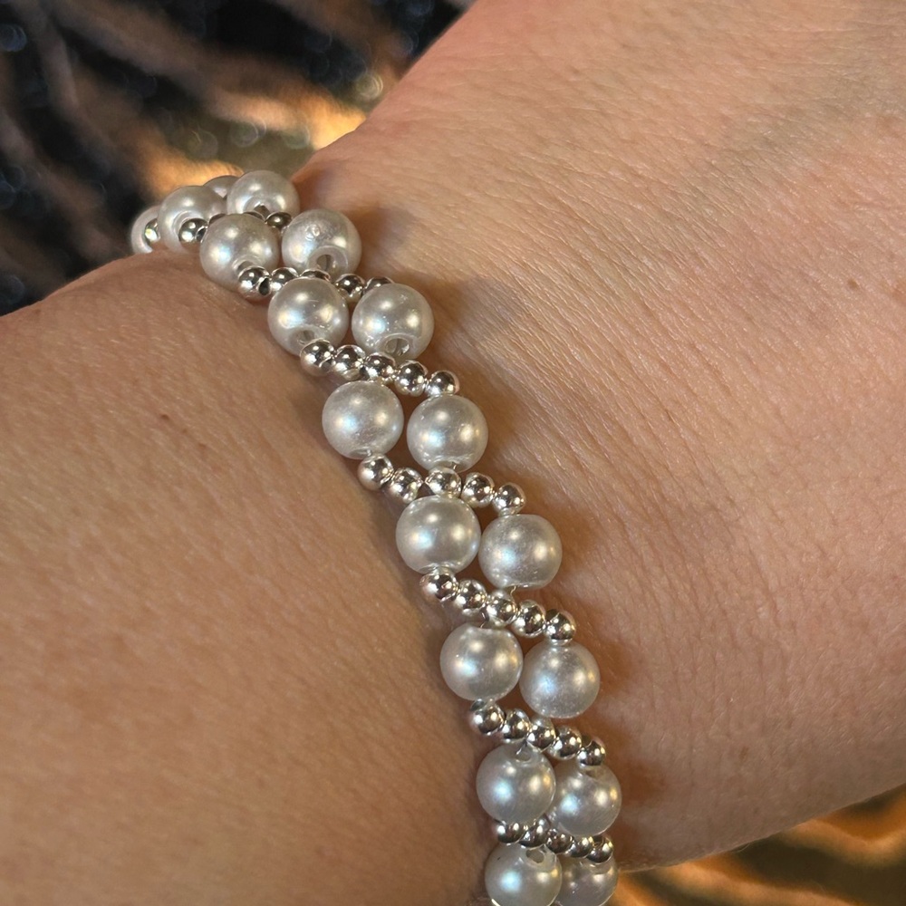Handcrafted classic white pearl lattice bracelet